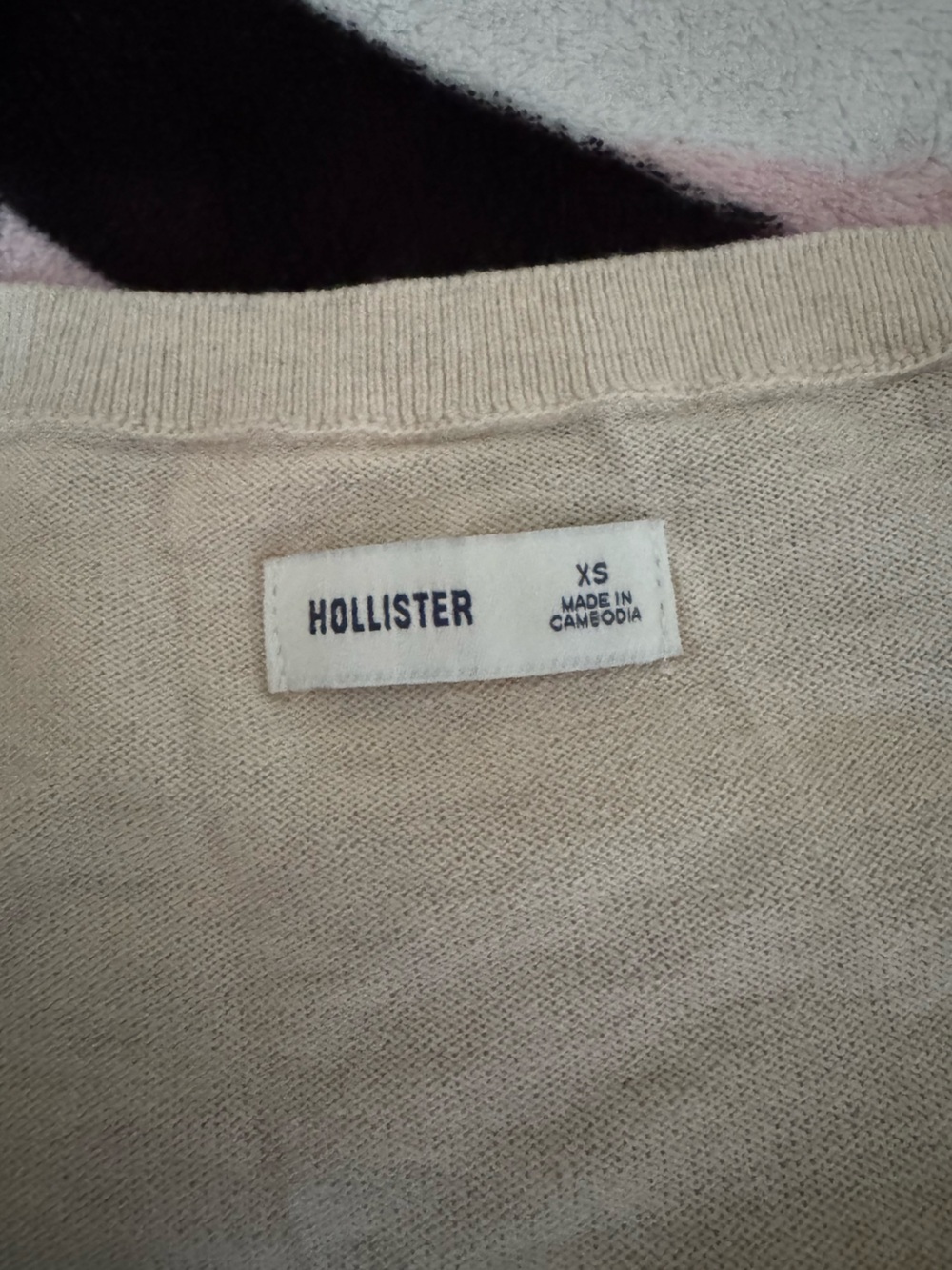Hollister oatmeal babydoll top - Picture 3 of 3